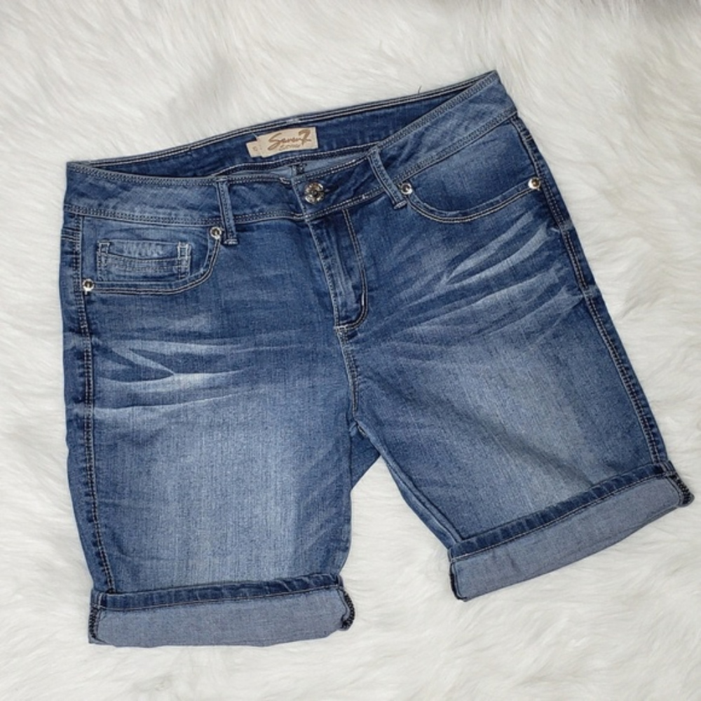 [Seven7] Light Wash Bermuda Shorts